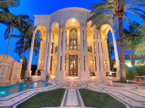 history of versace mansion.